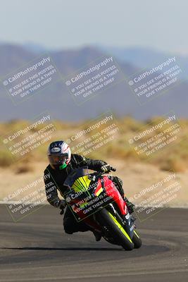 media/Oct-08-2022-SoCal Trackdays (Sat) [[1fc3beec89]]/Turn 16 (125pm)/